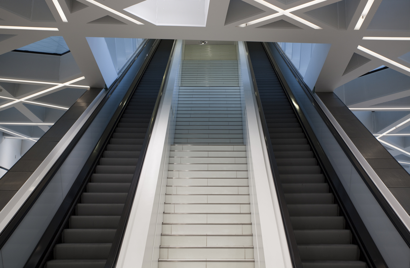 Rolltreppe im Porschemuseum