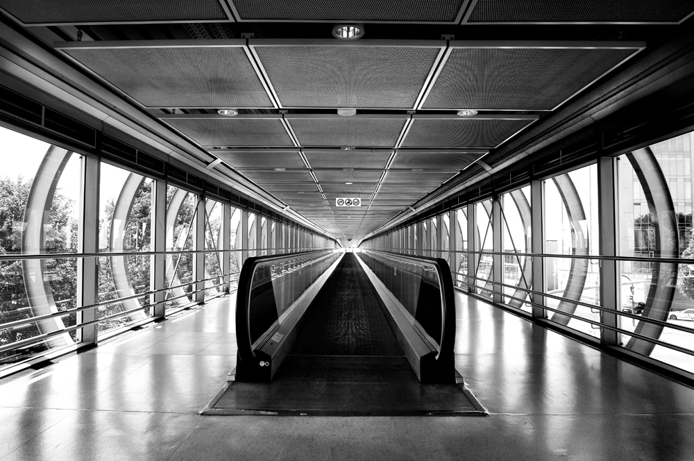 Rolltreppe im Skywalk der Hannover Messe