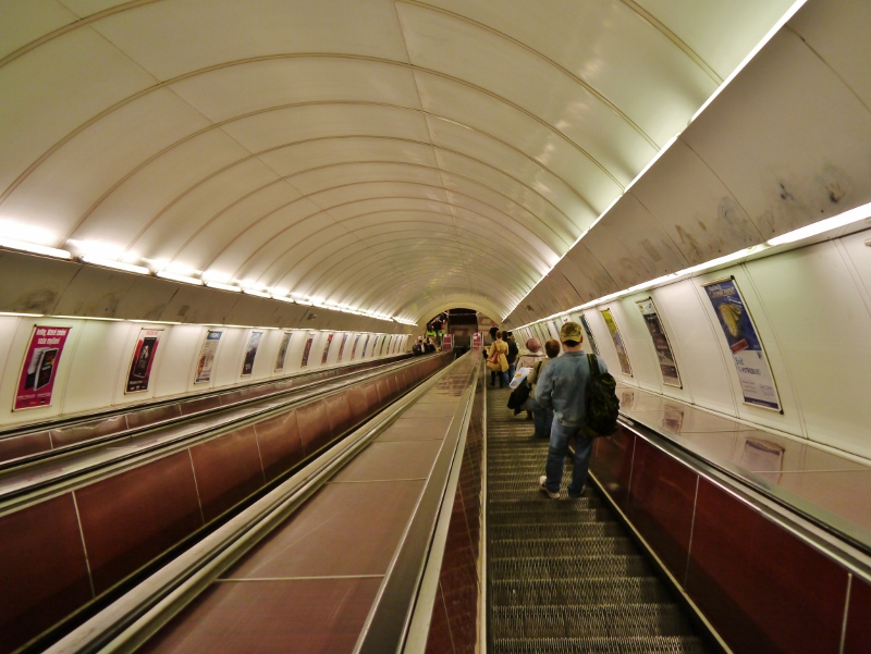 Rolltreppe im U-Bahnhof