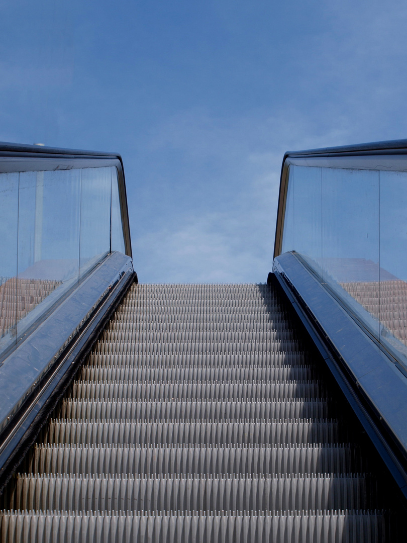 Rolltreppe in den Himmel