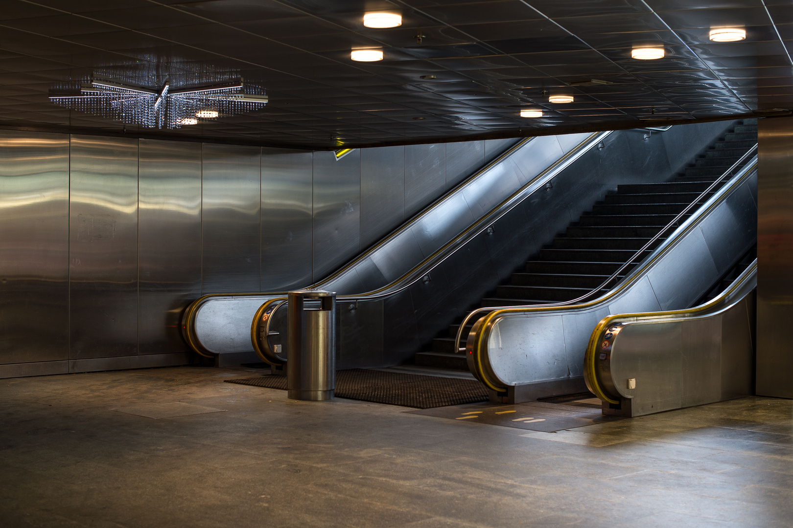 Rolltreppe in der Bahnhofunterführung in Luzern