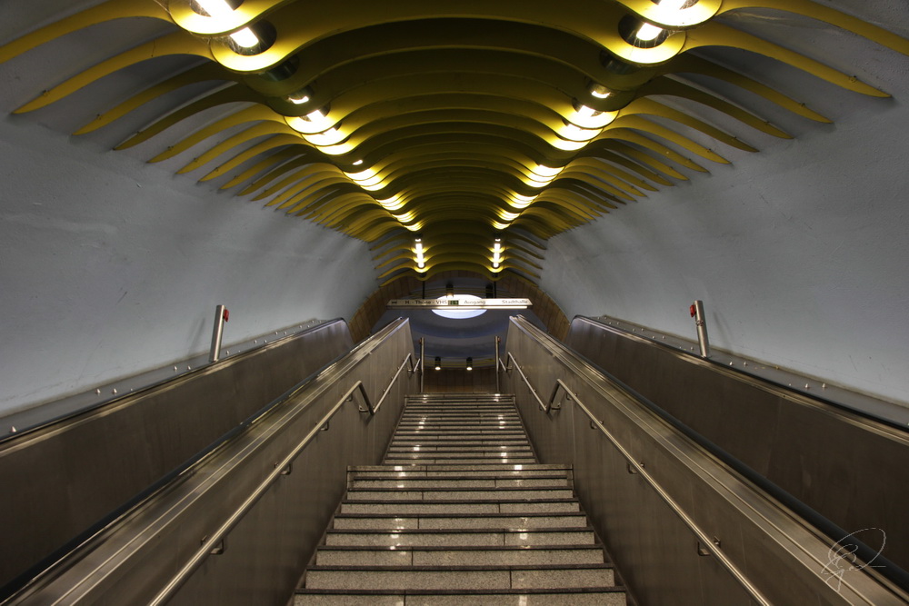 Rolltreppe in der U-Bahnstation Schloß Broich