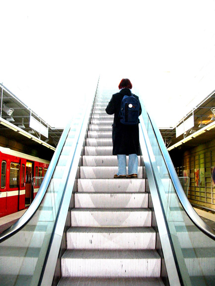 Rolltreppe ins Nichts