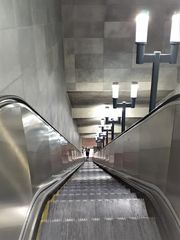 Rolltreppe mit Beleuchtung