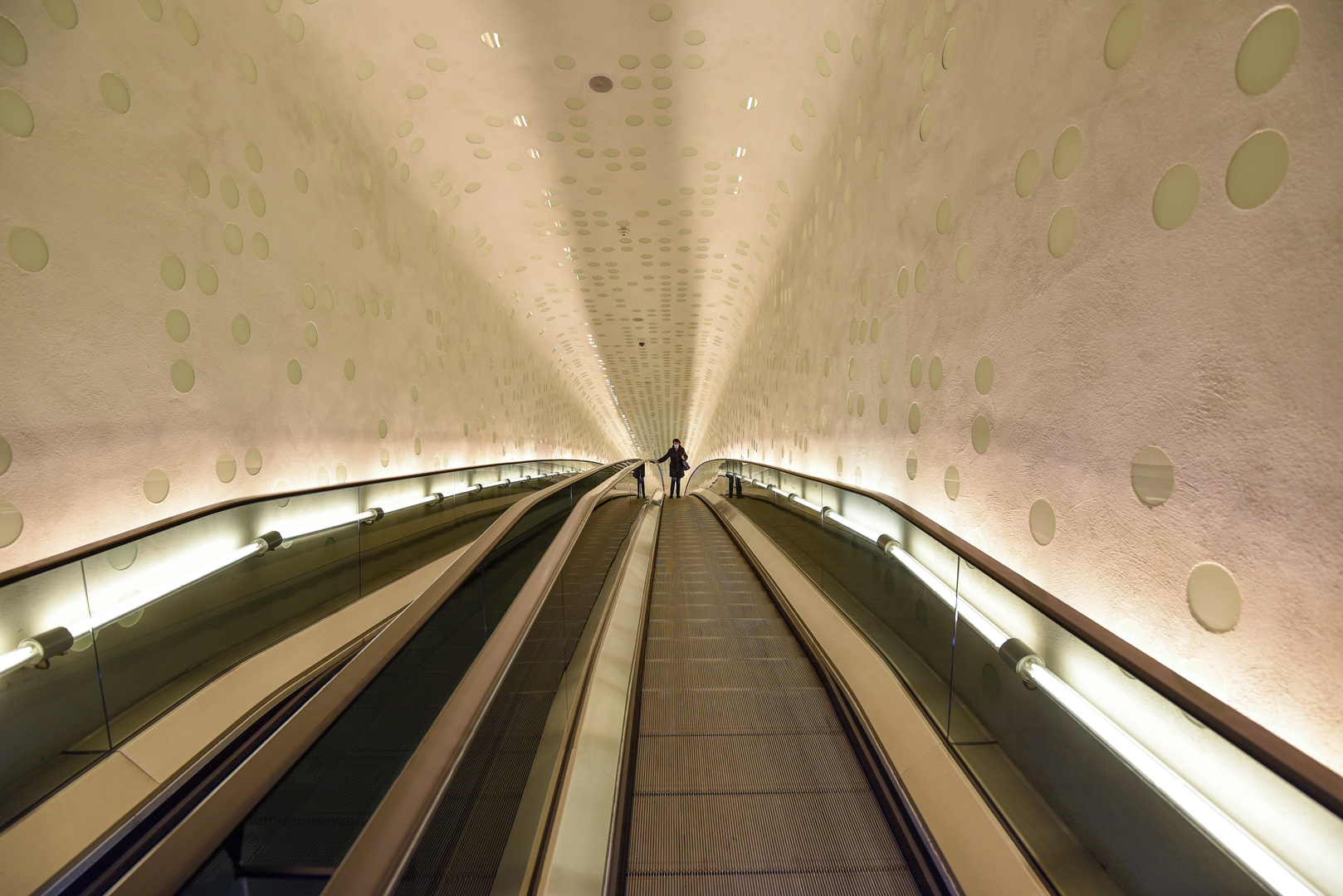 Rolltreppe -Tube- in der Elbphilharmonie