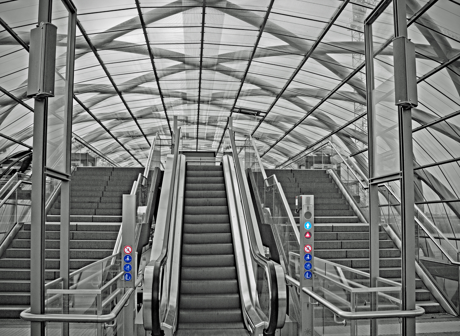 Rolltreppe U-Bahn Elbbrücken