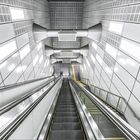 Rolltreppe zur Metro - Station