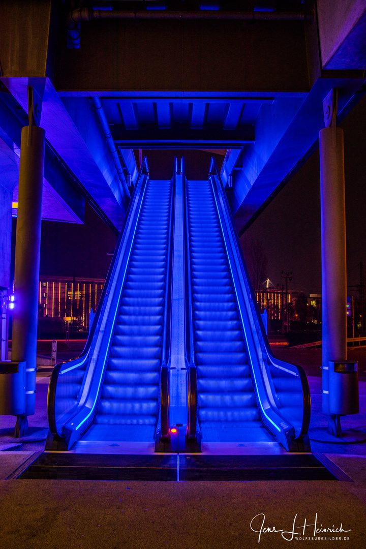 Rolltreppe zur Stadtbrücke Wolfsburg