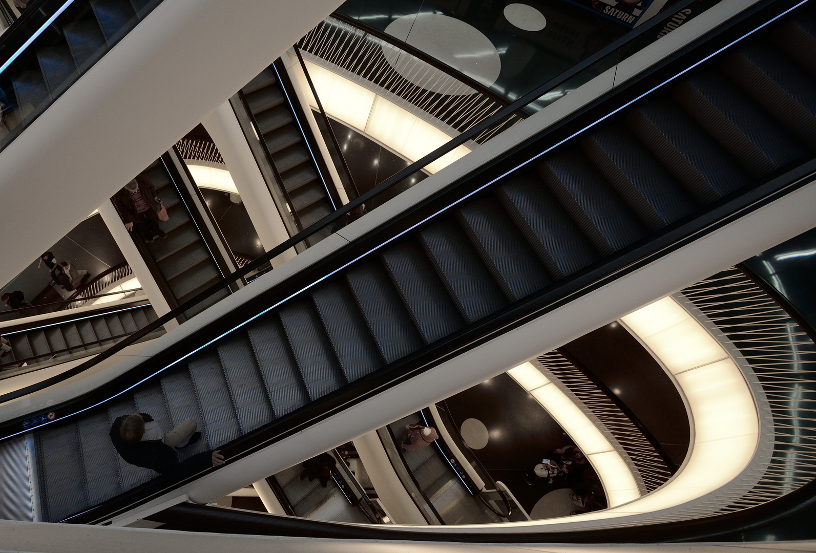 rolltreppen 2 my zeil frankfurt