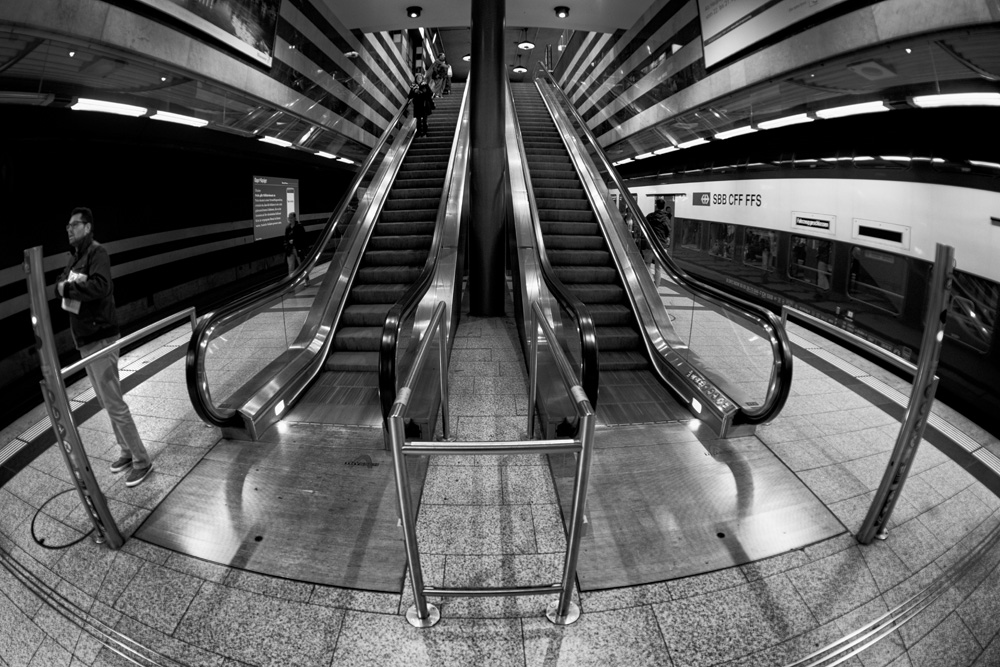 Rolltreppen im S-Bahnhof Zürich