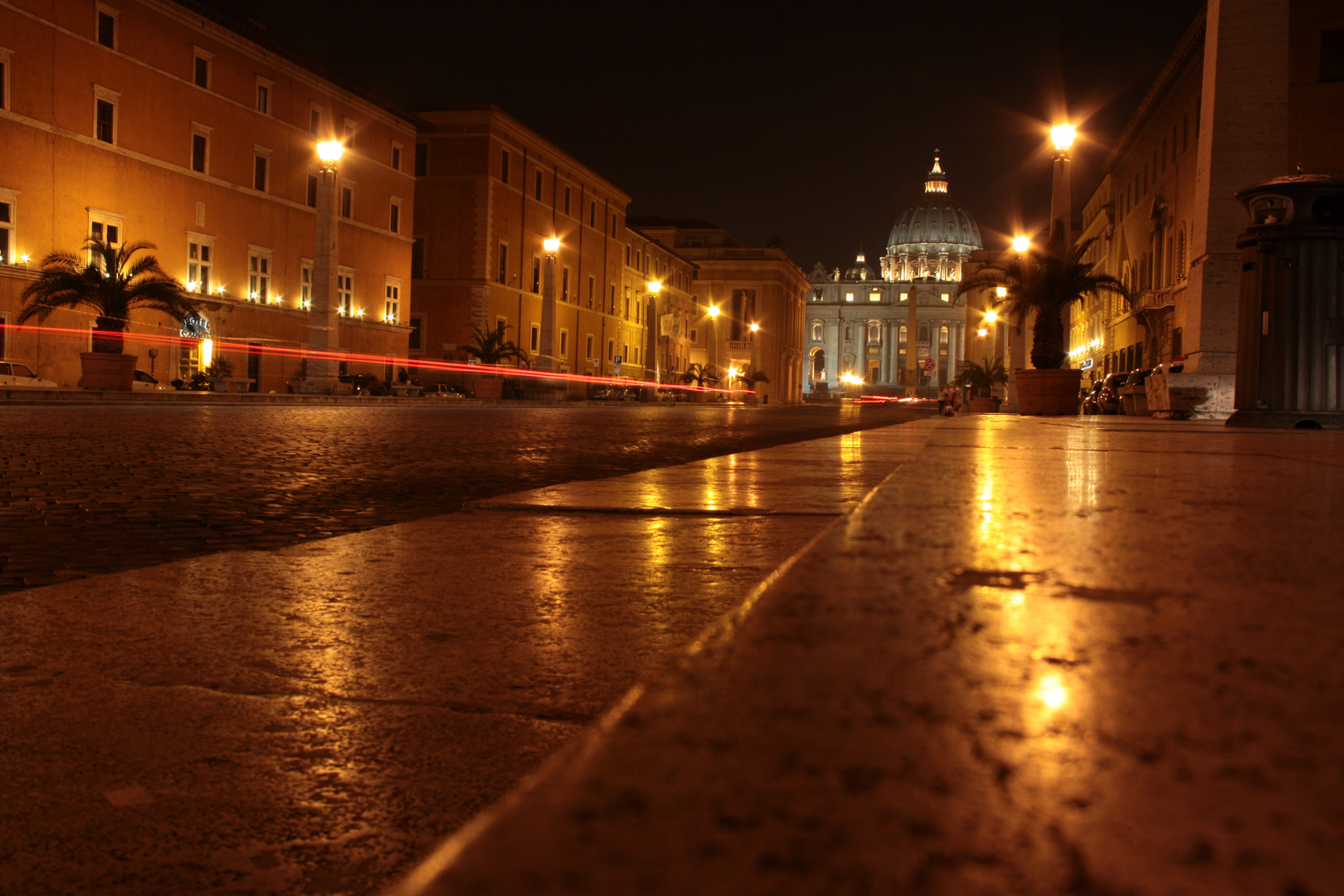 Rom by night