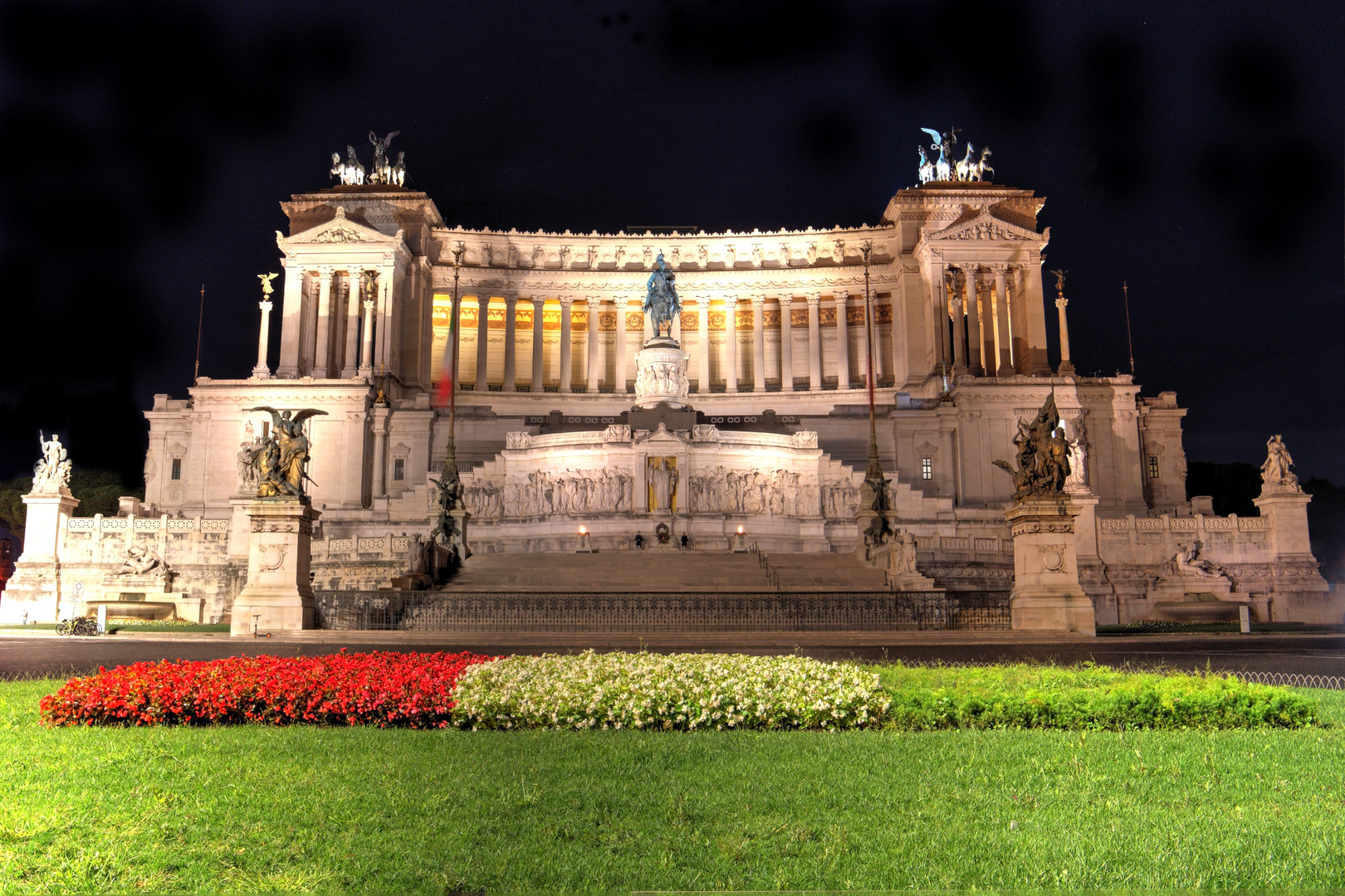 Rom by Night,Monumento Nazionale a Vittorio Emanuele II 