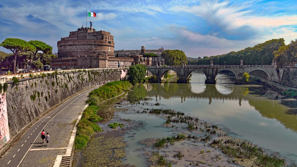 ROM Engelsburg   - Spaziergang am Tiber -