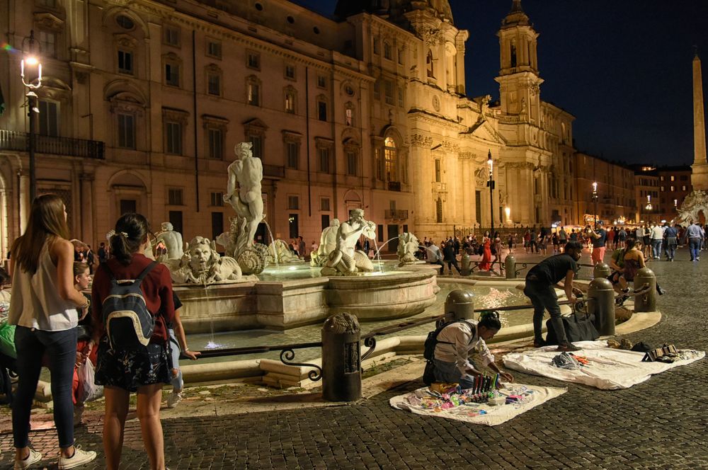 Rom Piazza Navona Nachtleben - Neptunbrunnen