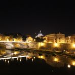 Rom vom Tiber (mit Baustelle) zum Petersdom bei Nacht