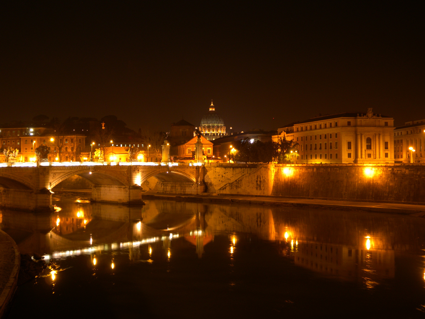 Roma by night