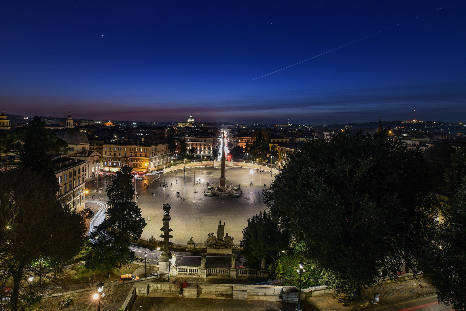Roma, by night, p.zza del Popolo dal Pincio