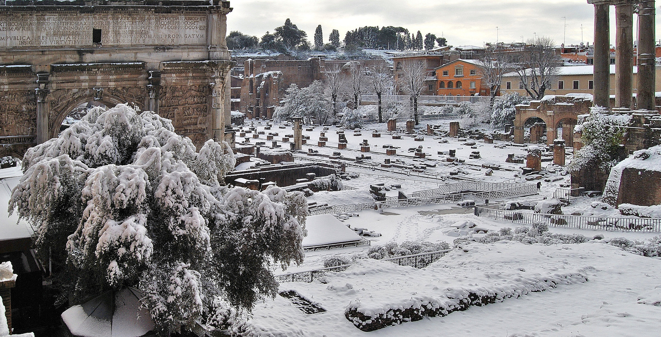 Roma: "Il Foro Romano e il Palatino sotto la neve"