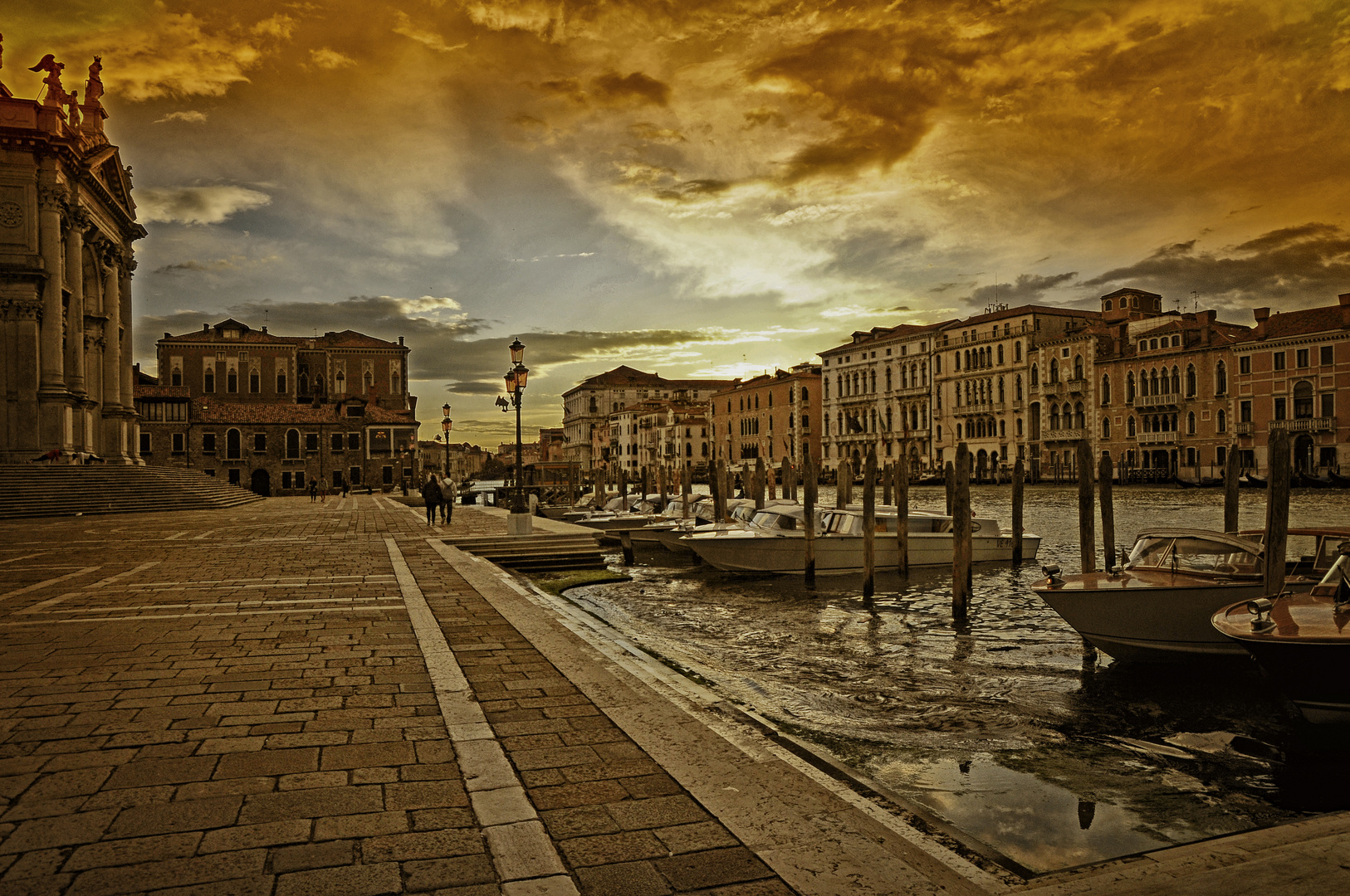 ROMANCE IN VENICE