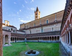 Romanische Basilica San Zeno Maggiore in Verona mit Kreuzgang