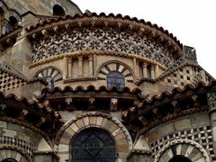 Romanische Baukunst an der Kathedrale in Clermand-Ferrand/F