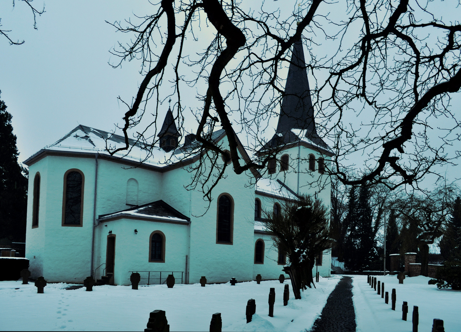 romanische Kirche in Troisdorf-Altenrath