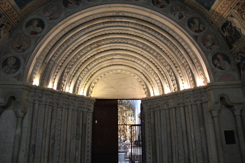 Romanisches Portal am Dom zu Gurk/Kärnten