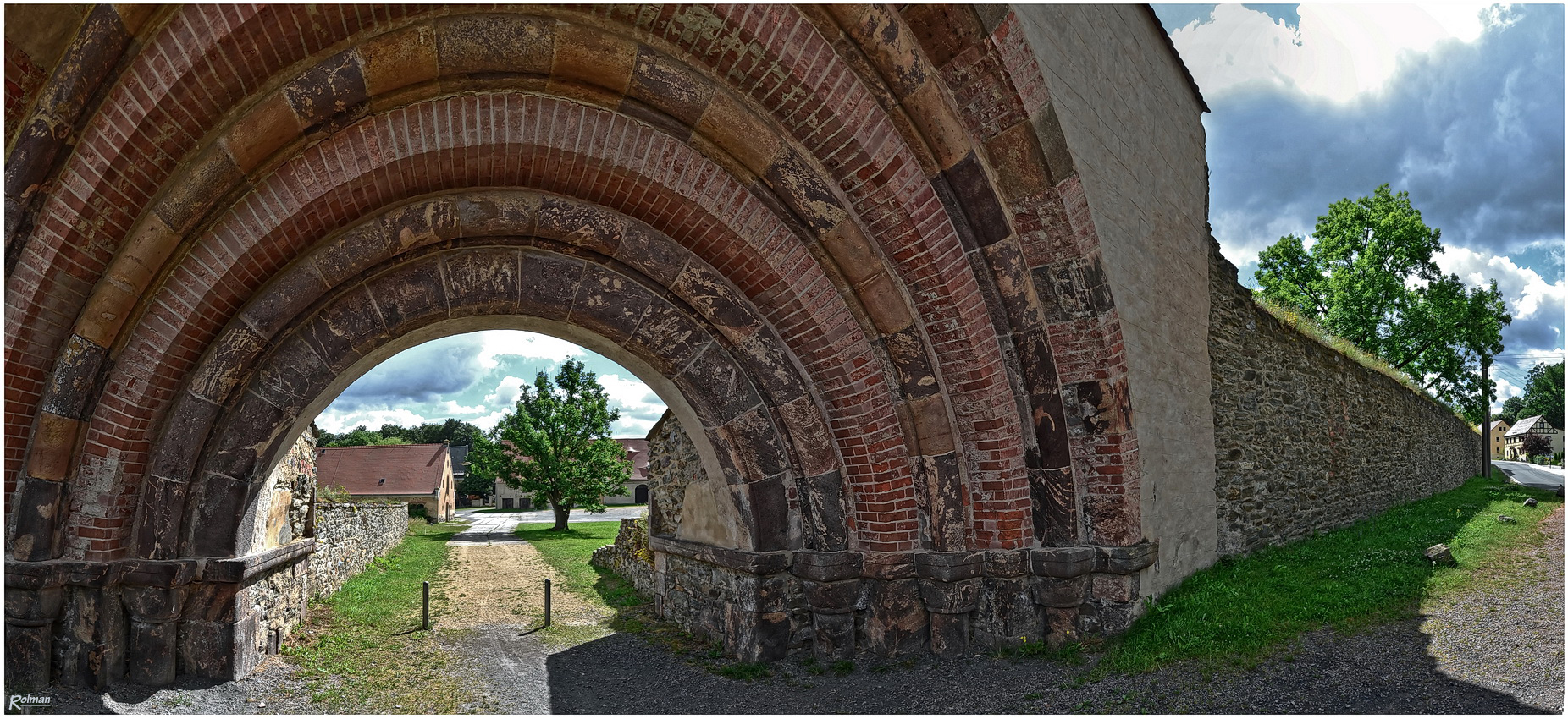 Romanisches Portal - Klosterpark Altzella