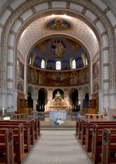 Romanshorn (CH) Pfarrkirche St. Johannes Blick in den Chorraum