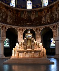 Romanshorn (CH) Pfarrkirche St. Johannes Blick zum Hochaltar