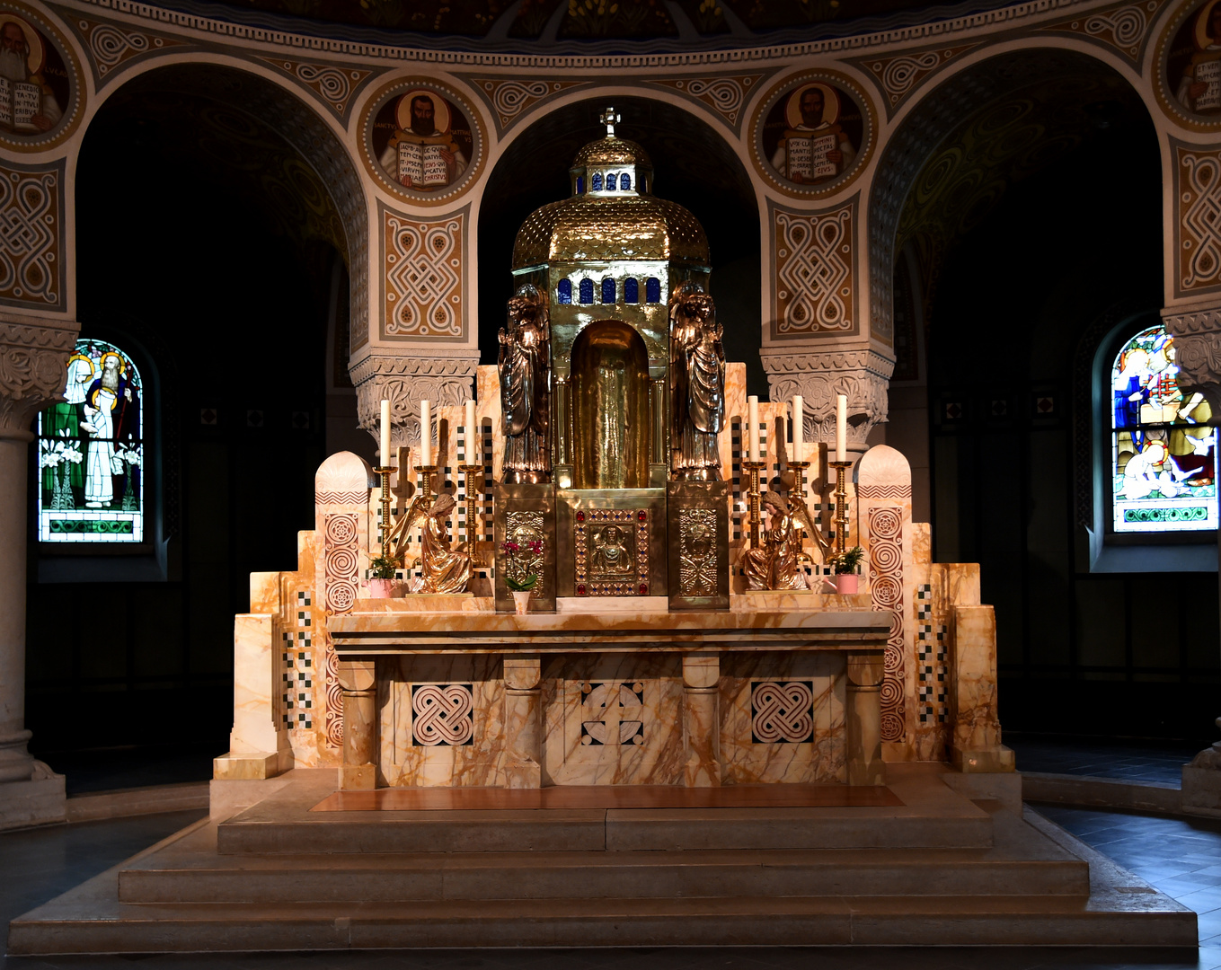 Romanshorn (CH) Pfarrkirche St. Johannes Hochaltar ohne Kreuz