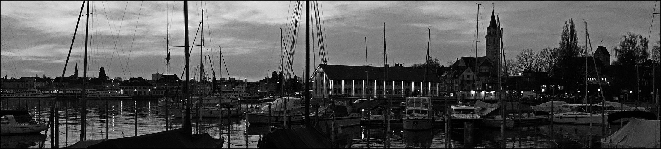 Romanshorner Hafen bei Nacht