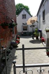 romantische Gasse in Greetsiel