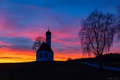 Romantische Stimmung an der Kapelle