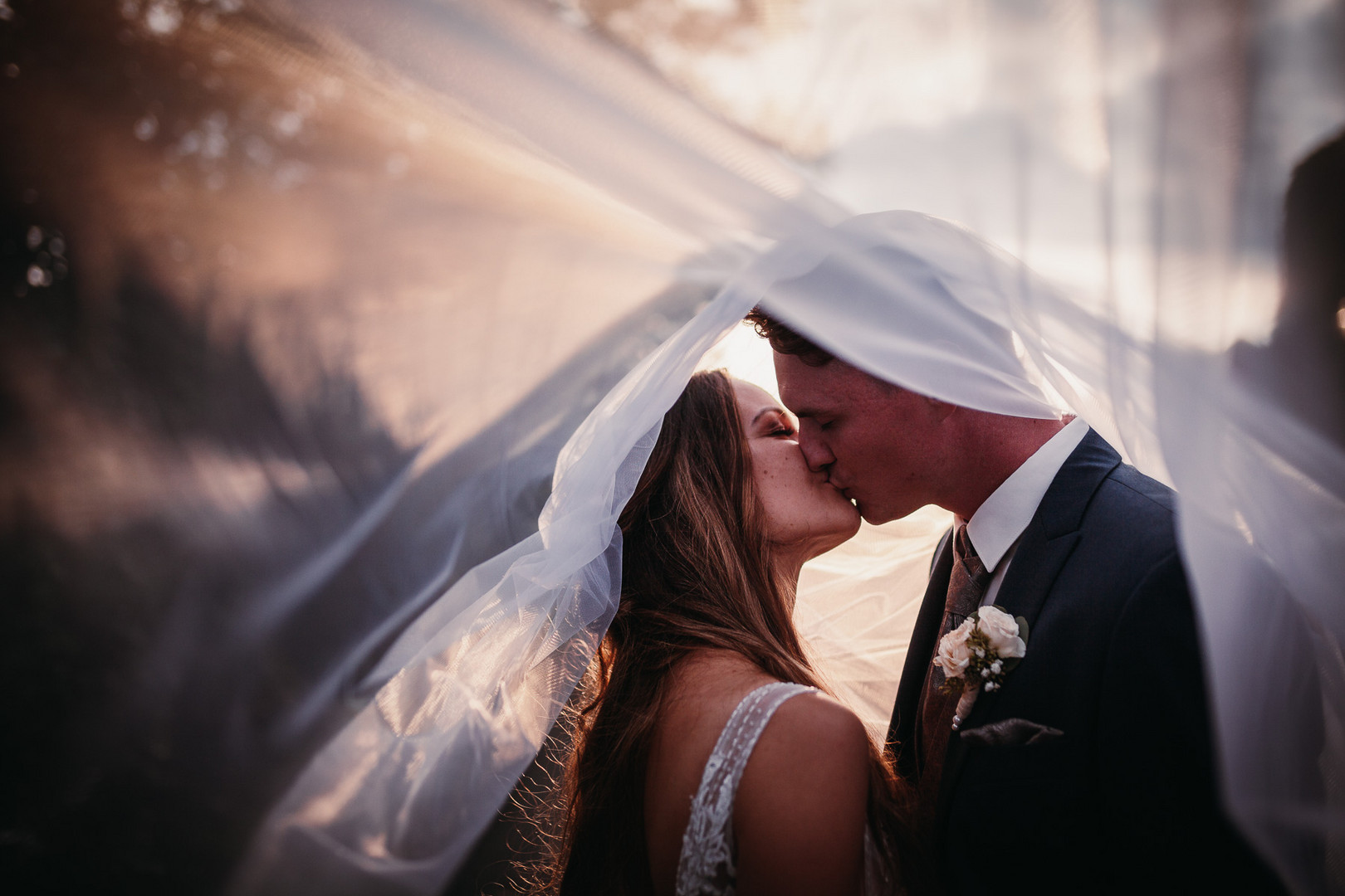 Romantischer Kuss Foto &amp; Bild hochzeit, hochzeiten, menschen Bilder