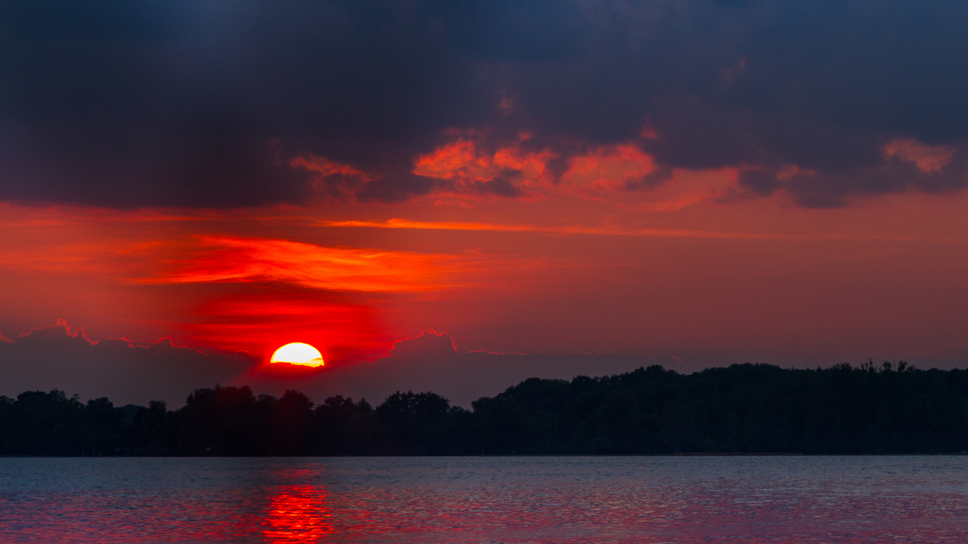 Romantischer Sonnenuntergang am Bodensee