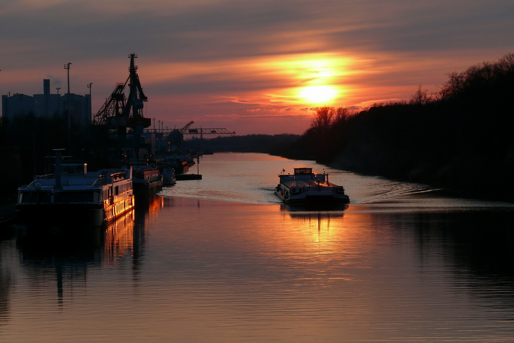 Romantischer Sonnenuntergang in Hannover