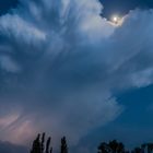 Romantisches Gewitter bei Mondlicht