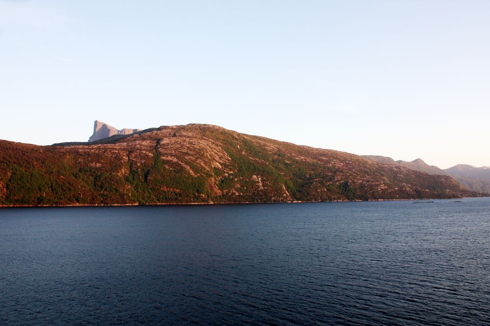 romantisch,friedliche Fjordlandschaft im Abendlicht
