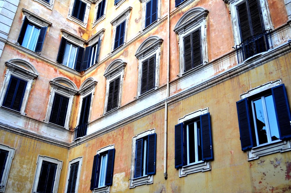 Roma�s ancient windows Foto &amp; Bild architektur, fenster