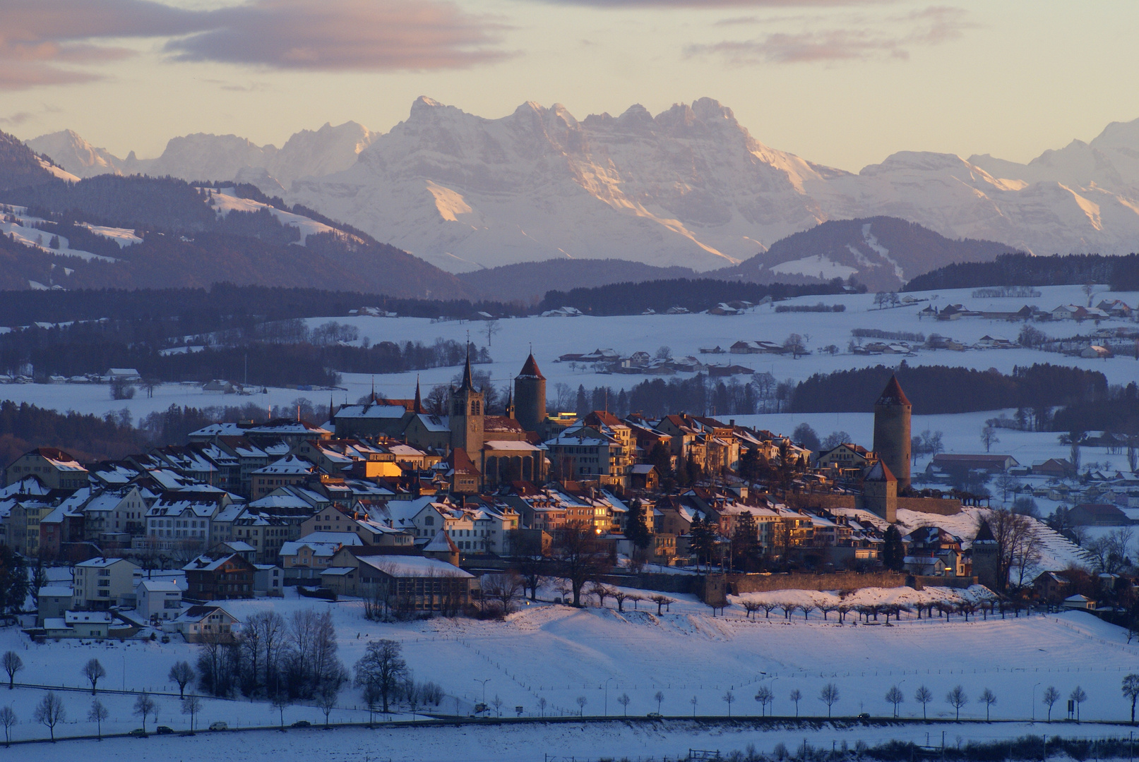 Romont (CH), Alpes, 17.40h. février, coucher de soleil