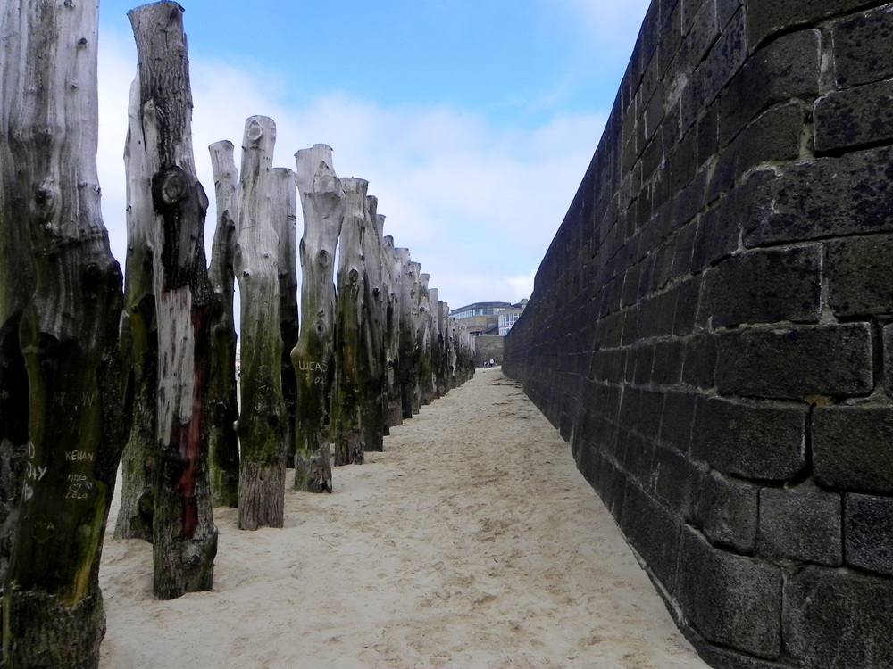 ROMPE OLAS,SAINT MALO