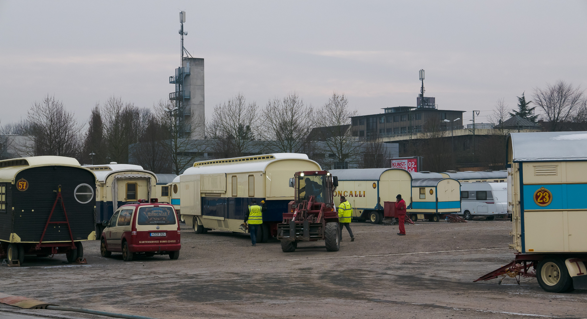 Roncalli baut auf (17) 