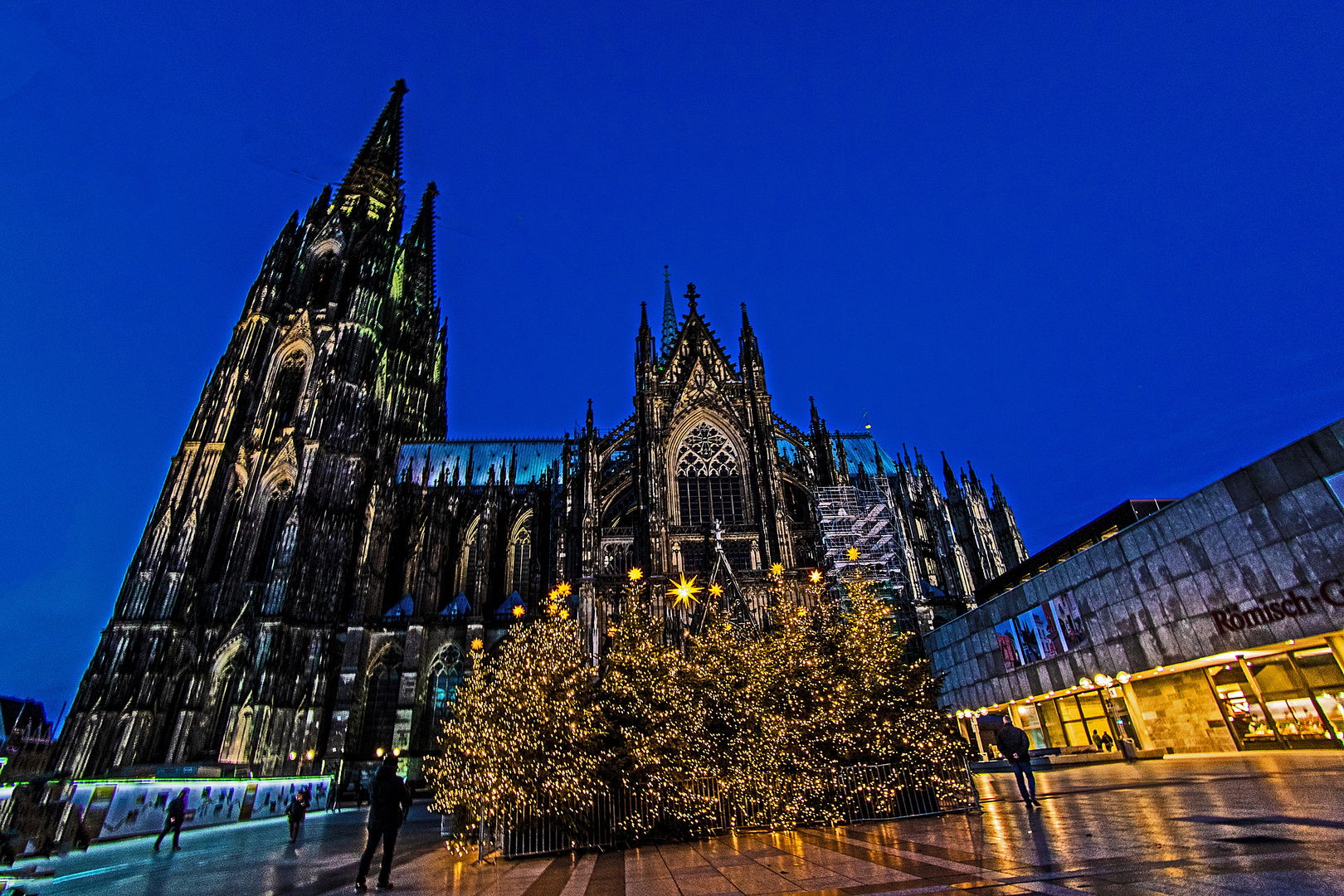 Roncalli-Platz vor dem Kölner Dom