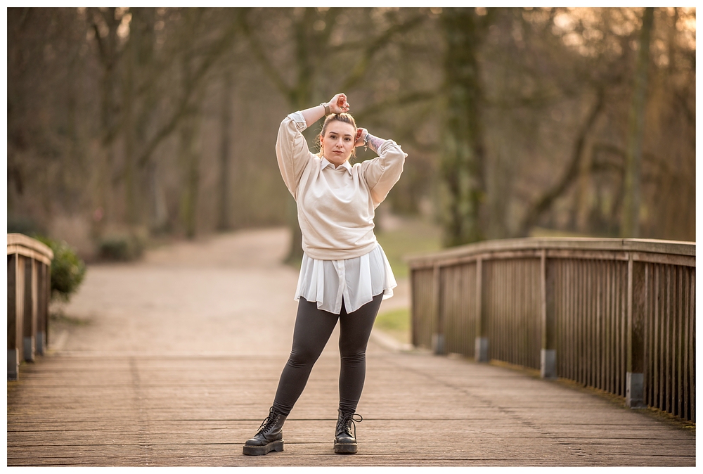 Ronja auf der Brücke