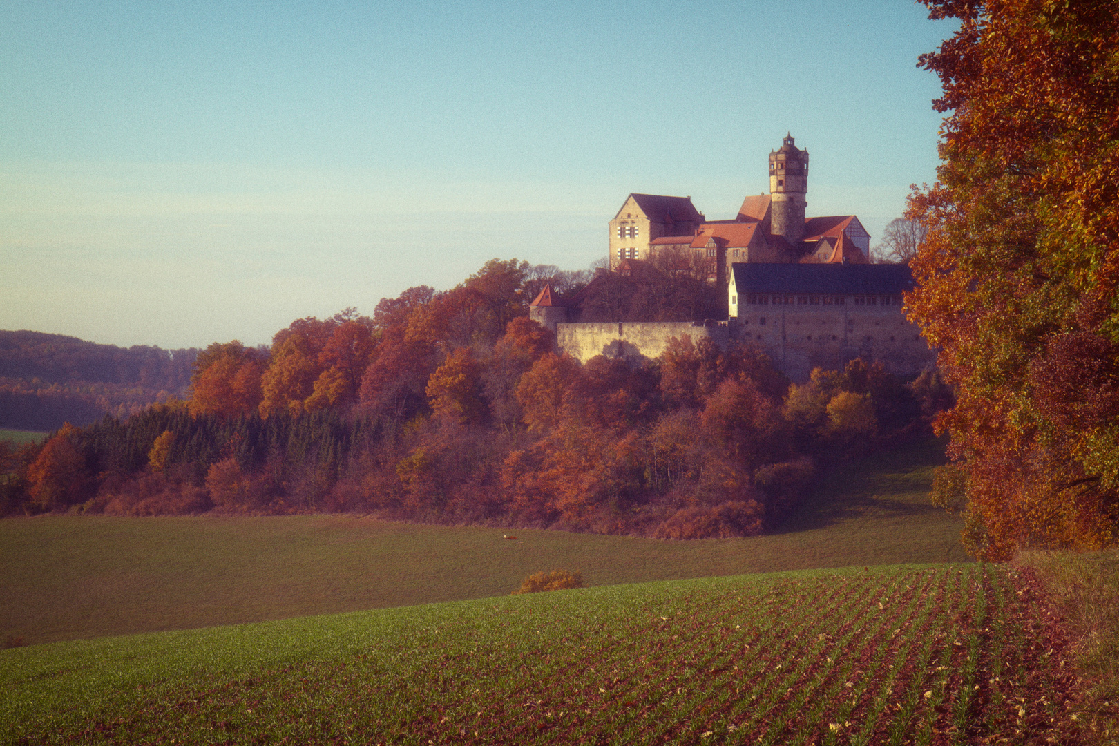 Ronneburg im Herbst