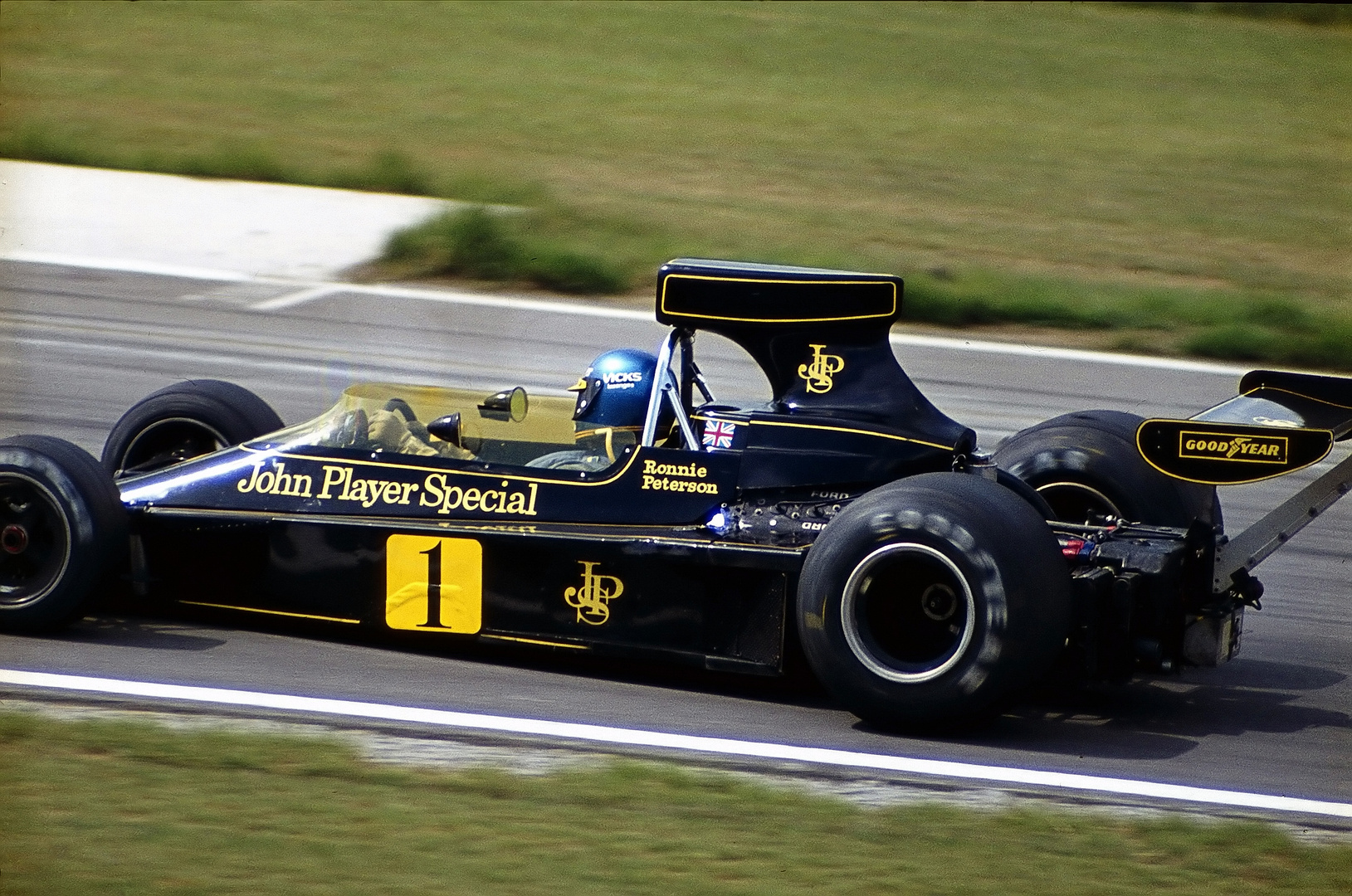 Ronnie Peterson (John Player Lotus Ford )