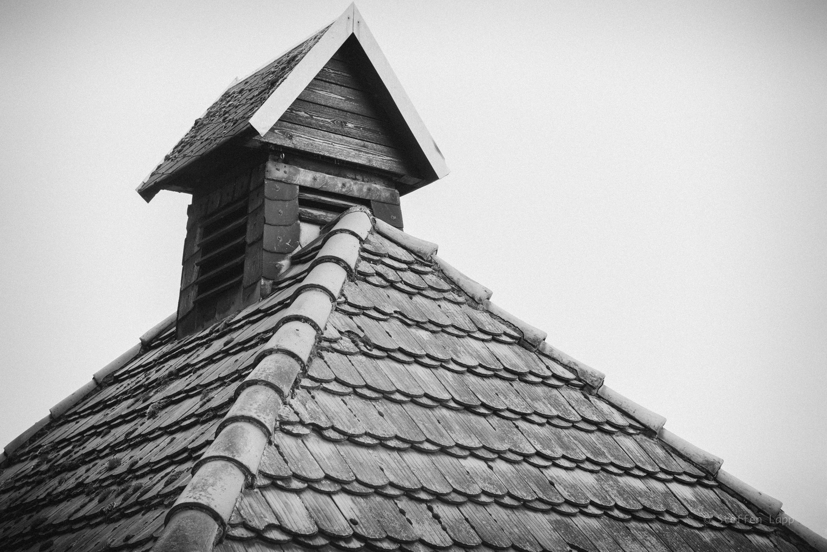 ROOF B/W