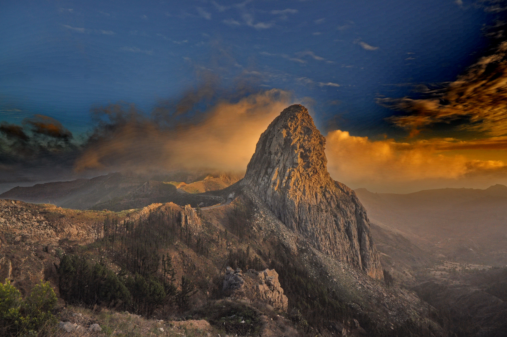 Roque de Agando im mysteriösen Licht