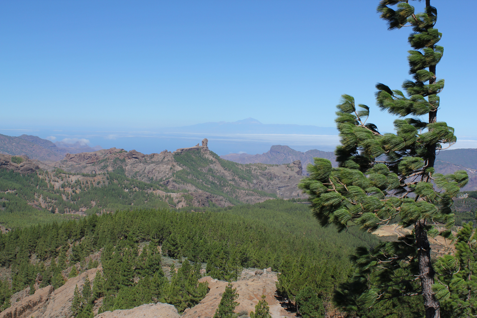 Roque Nublo mit Teide